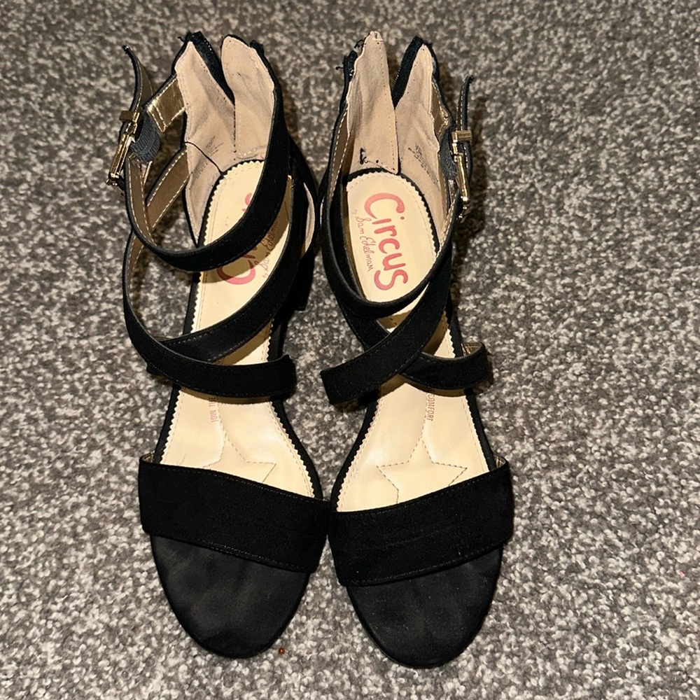 Black sandal heels